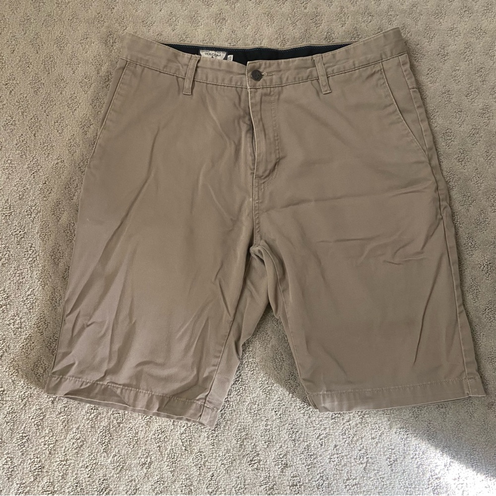 Volcom Shorts - Picture 1 of 2